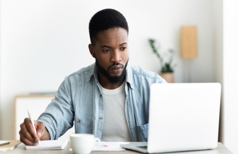 Craft an Outstanding CV By Following These 10 Tips