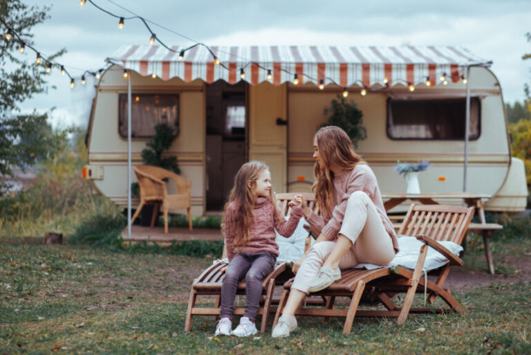 Happy,Family,-,Mother,And,Little,Daughter,Relaxing,And,Having
