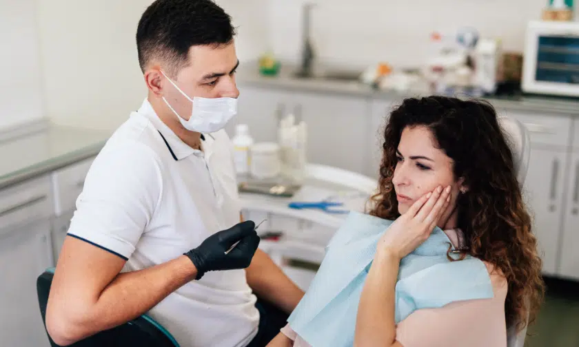 How to Handle a Dental Emergency the Right Way
