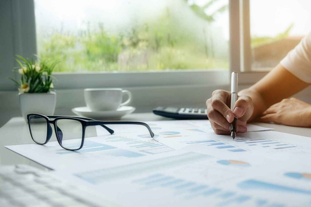 service-statistics-concepts-lifestyle-charts-plan (1)_11zon (1)