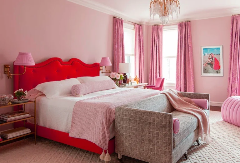 Combining-Pink-And-Red-For-A-Bold-And-Passionate-Bedroom-Design