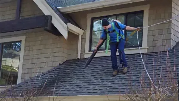 gutter cleaning Essendon
