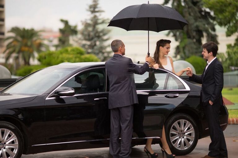 Pre-Book or On-Demand: Airport Taxi Route Advice