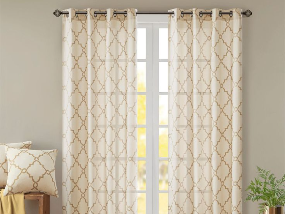 custom curtains in Dubai