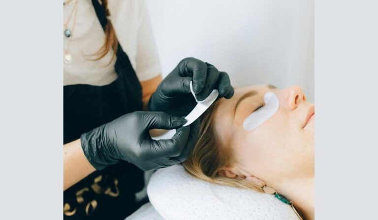 eyebrow microblading