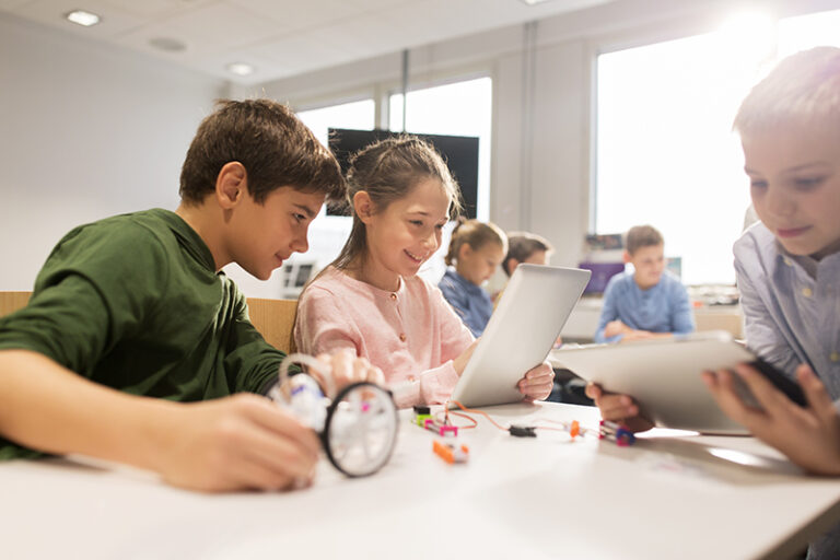 Top Benefits of Using a School Management System with Google Classroom