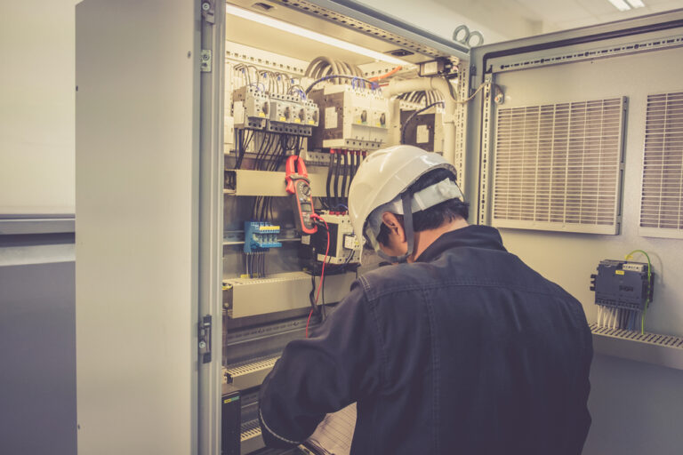 Commercial Electrician