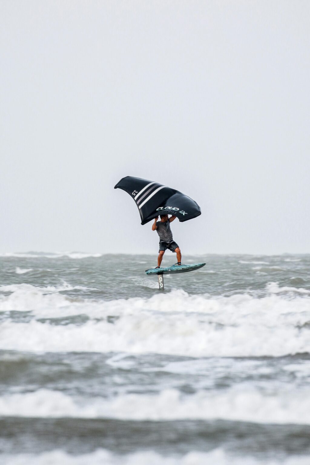 e foil surfboard