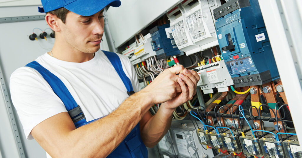 commercial electrician in Knutsford