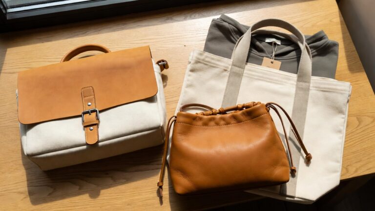 How to Find Quality Bags and Clothing Wholesale That Sell