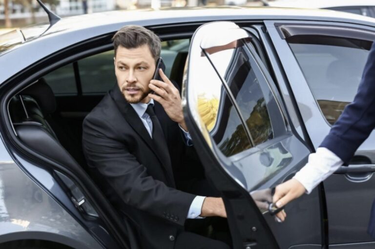 How Can a Limo Simplify Family Airport Travel?