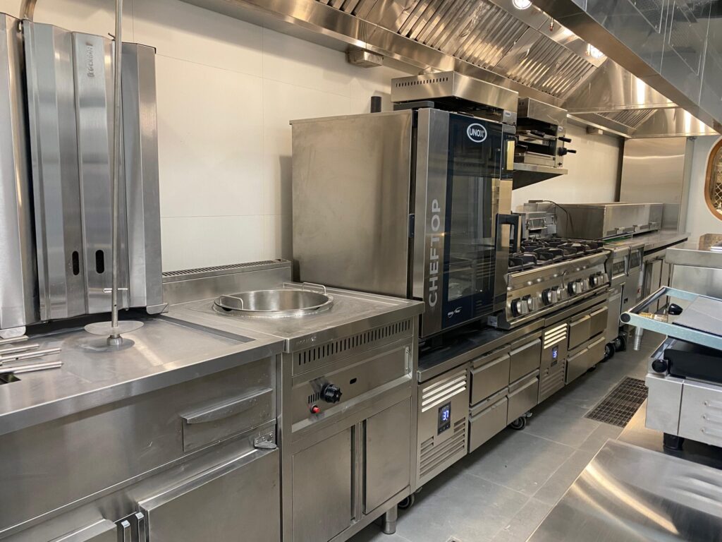 Designing a kitchen that is both functional and visually appealing can be challenging. Many people face issues with limited space, cluttered layouts, and outdated designs that affect daily convenience.