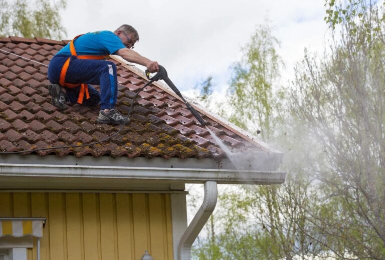 Gutter Cleaning in Sunbury