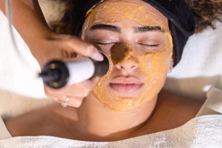 OxyGeneo Facial Treatment