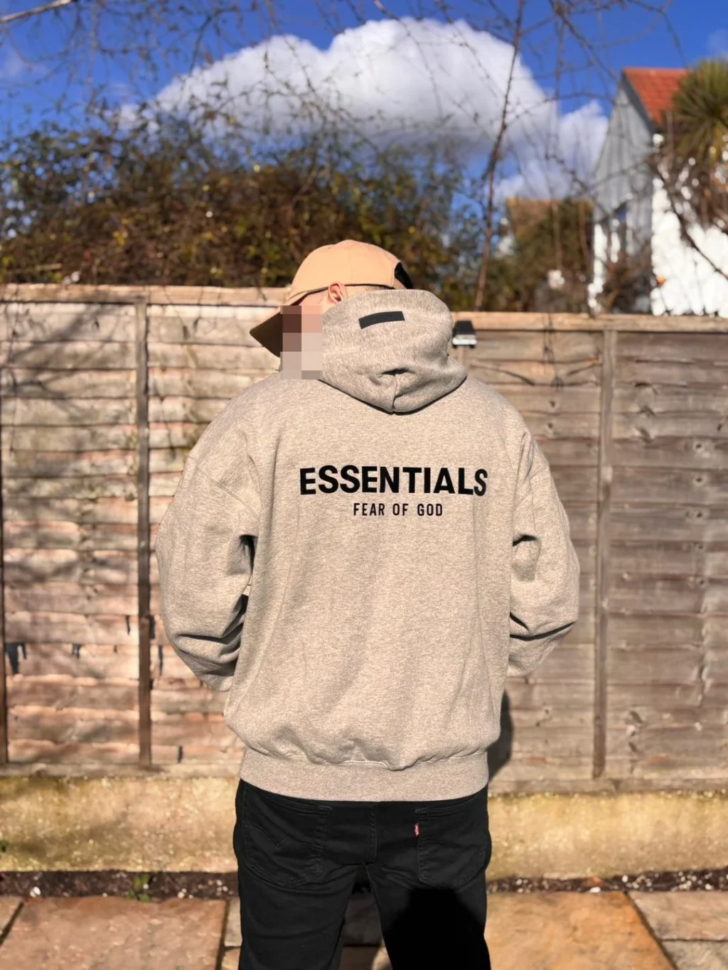 fear-of-god-essentials-hoodie-dark-oatmeal-ss22-lucas211-v0-4392dokh4mjg1