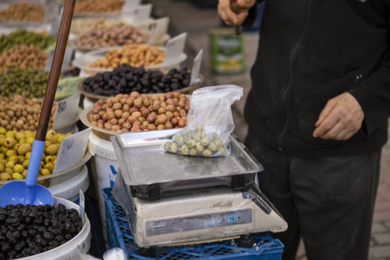 Saudi Dates A Sourcing Guide for Importers, Distributors and Food Manufacturers