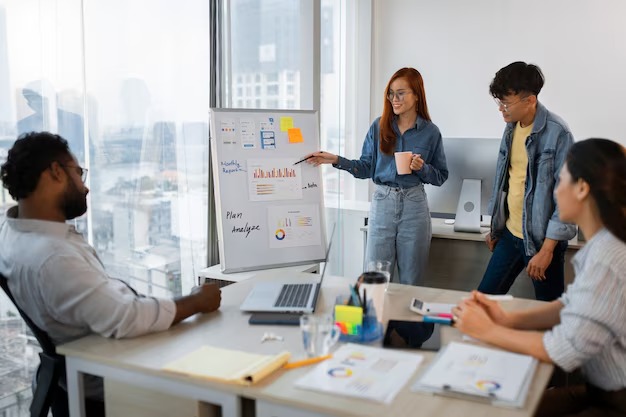 imgi_196_medium-shot-colleagues-working-together_23-2150152266