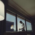 jpeg-optimizer_man-near-window